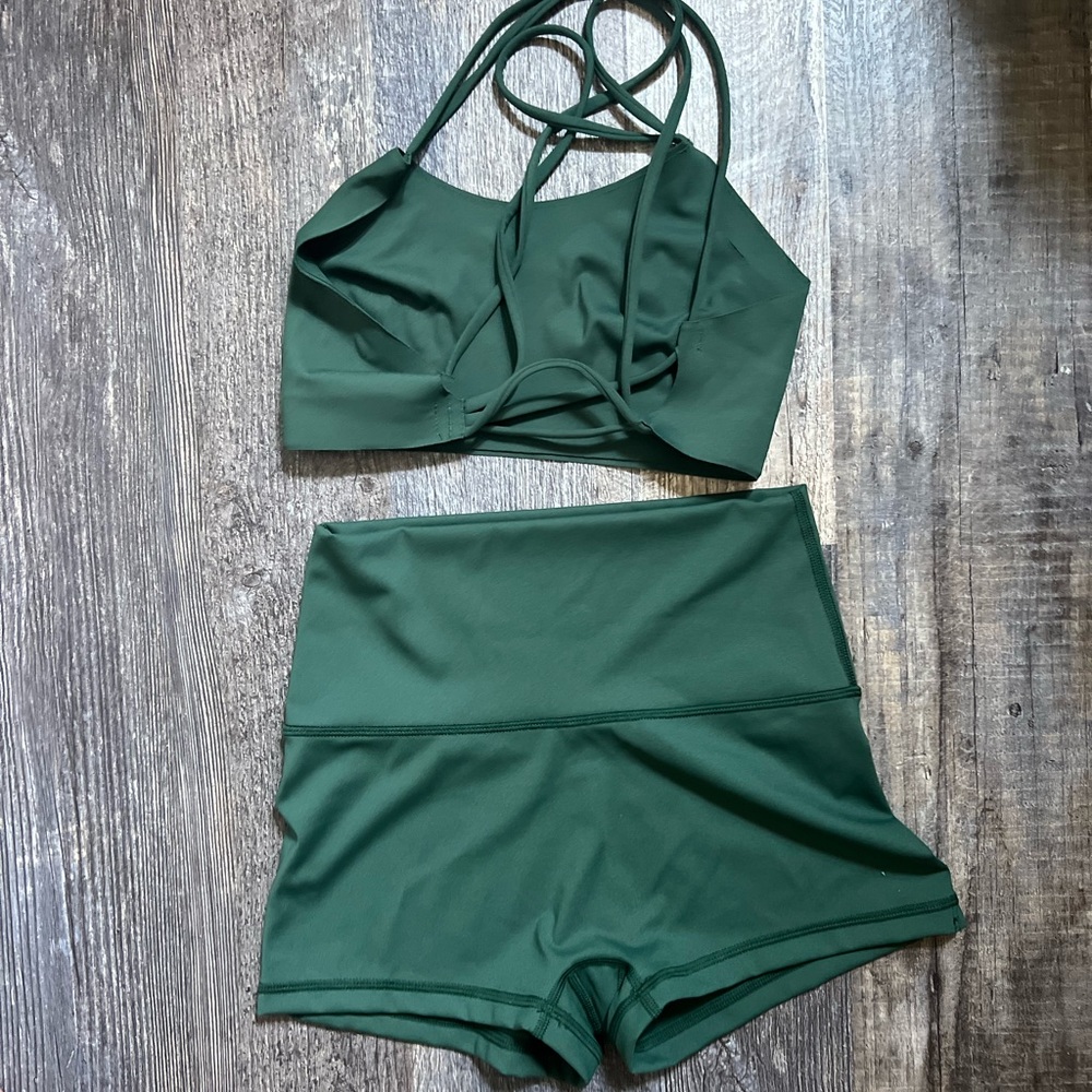 OFFLINE Sports Bra + Seamless Super Shortie Goals 2”